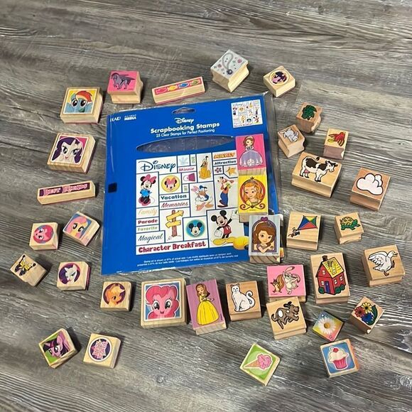 Large Mixed Vintage Lot of Disney and Hasbro Wooden Rubber Stamp - Picture 1 of 8